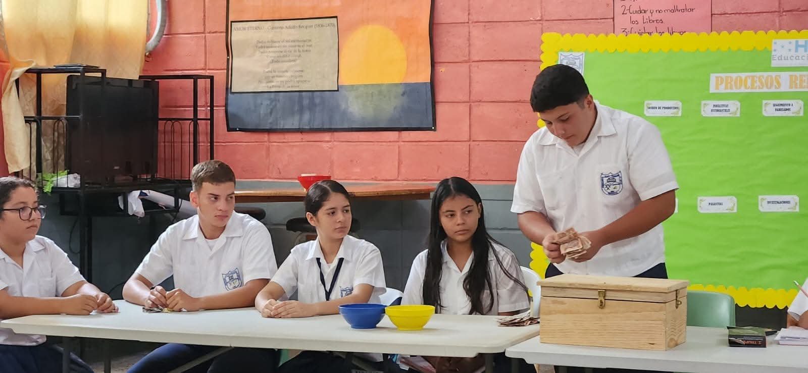 Grupos de auto ahorro y préstamos.